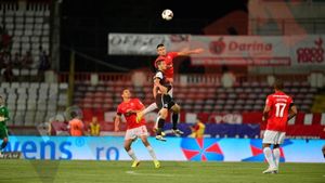 Anghelache confirmă două transferuri la Dinamo: "Kostovski sâmbătă, iar luni vine Zougoula" "Câinii",  amical cu Șahtior