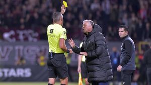Arbitrul contestat de toată lumea va fi la centru în derby! Greșelile mari cu care a avantajat și CFR și FCSB: clujenii n-au câștigat niciodată cu el în partidele cu roș-albaștrii