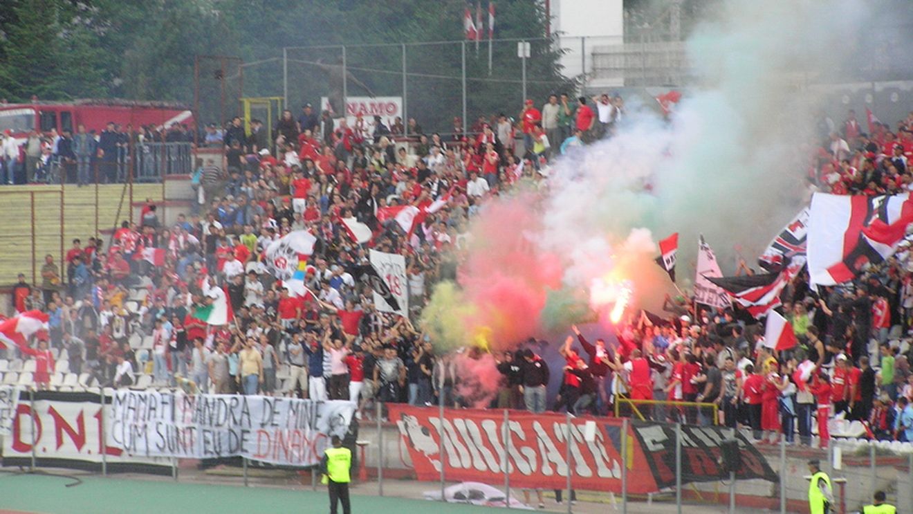 Suporterii dinamoviști răspund: "Pentru viol se merge la pușcărie...Dragomir știe de ce"