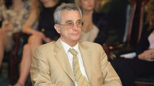 Cristian Gațu nu crede** în existența primei relații între două persoane de același sex din handbalul românesc, dar afirmă: "Lesbianismul e legal"