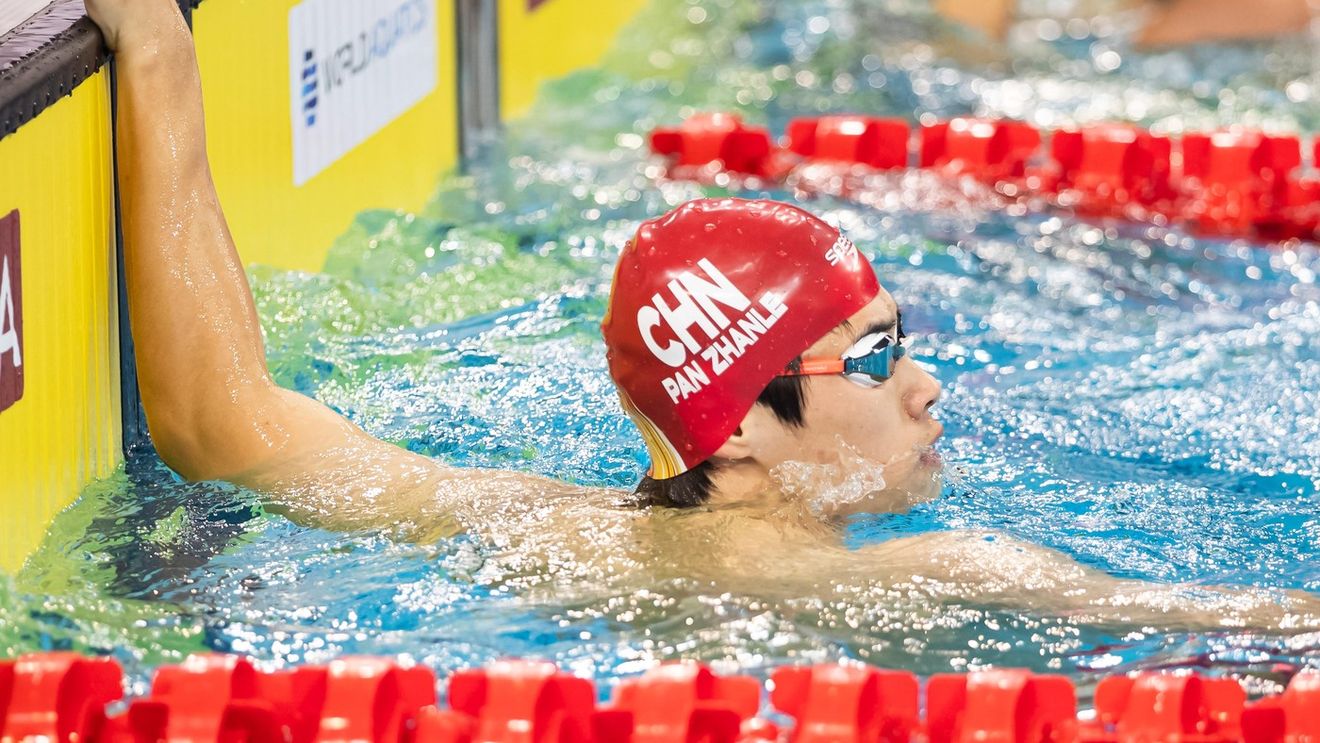 „Cel mai rapid a fost marele său rival David Popovici”. Spaniolii au reacționat imediat după ce chinezul Zhanle Pan a ratat, în mod neașteptat, semifinalele la 200 de metri liber