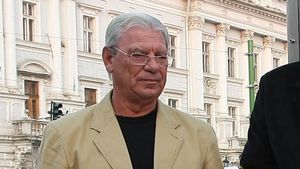 Lucescu jr este apărat de Ienei:** "Răzvan să fie protejat și sfătuit, nu criticat"