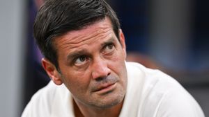 Chivu, gest din suflet pentru Heitinga, actualul antrenor al lui Ajax: „A fost aproape de mine în acel moment greu”