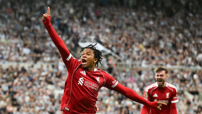 Rio Ngumoha a devenit cel mai tânăr marcator din istoria lui Liverpool după golul victoriei din minutul 90+10 cu Newcastle