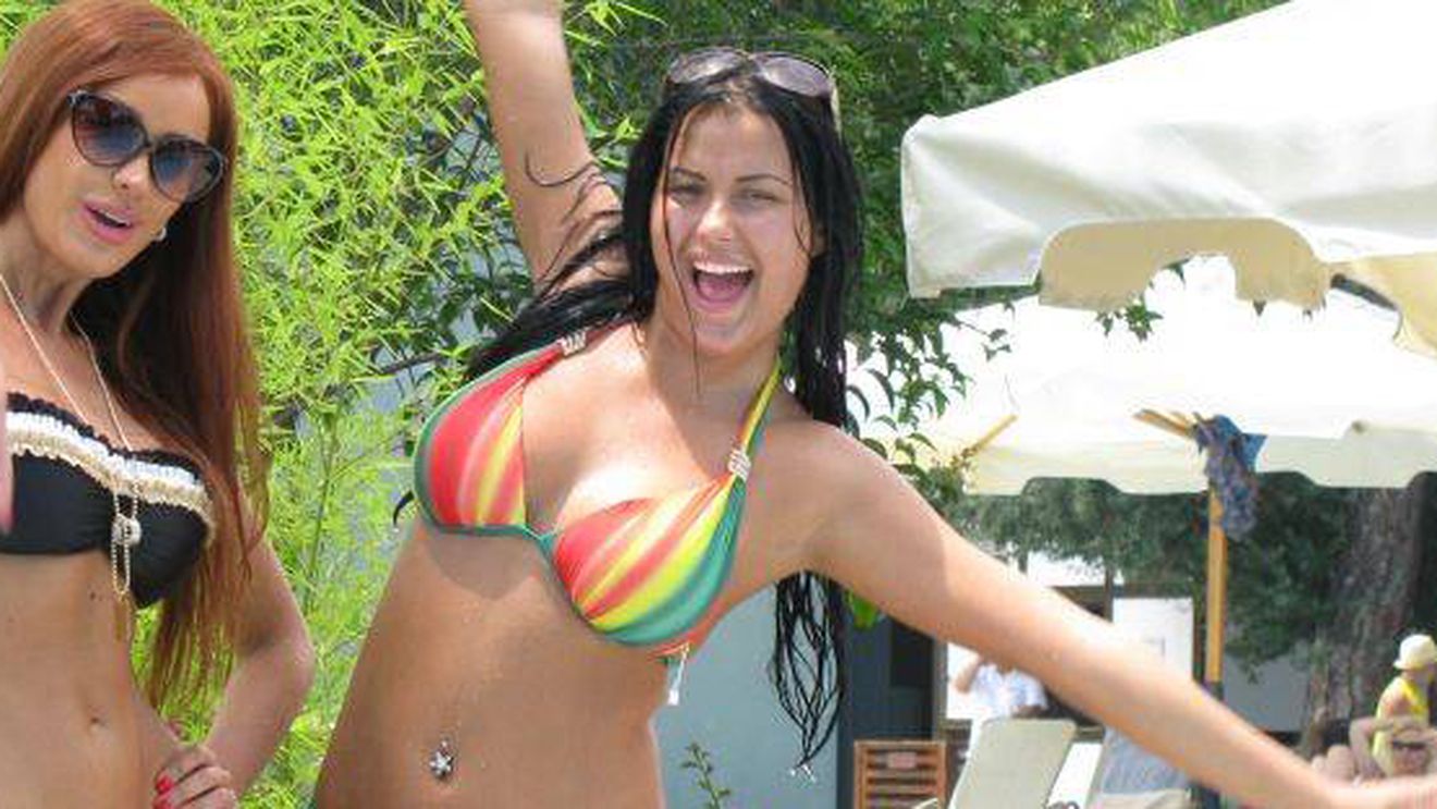 Iubitele fotbaliștilor au viață grea în showbiz. Ce au pățit iubitele lui Cristea și Costea