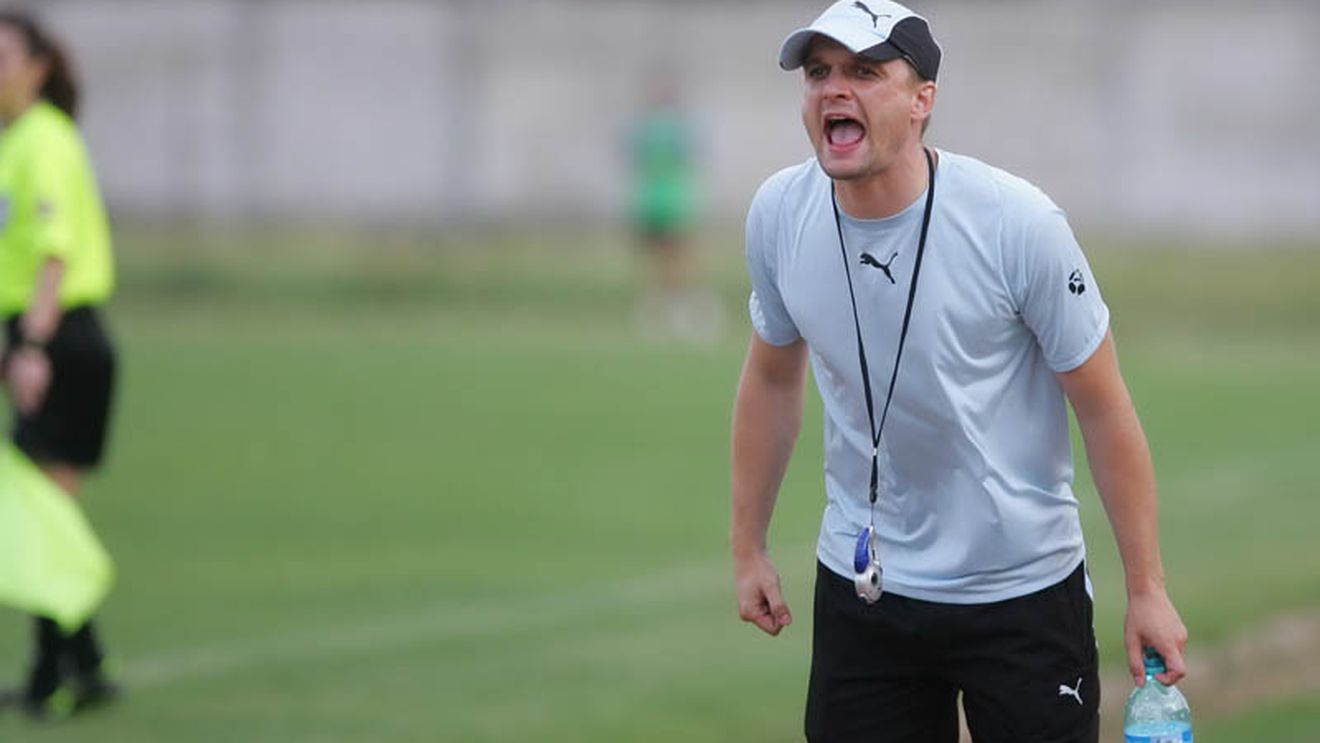 Erik Lincar a povestit pas cu pas cum a fost bătut la Severin de către antrenorii Craiovei lui Mititelu: "Mi-au dat direct, cu pumnii, cu picioarele, poc, poc!"! Tehnicianul echipei patronate de fiul lui Liviu Dragnea îi dă în judecată pe agresori