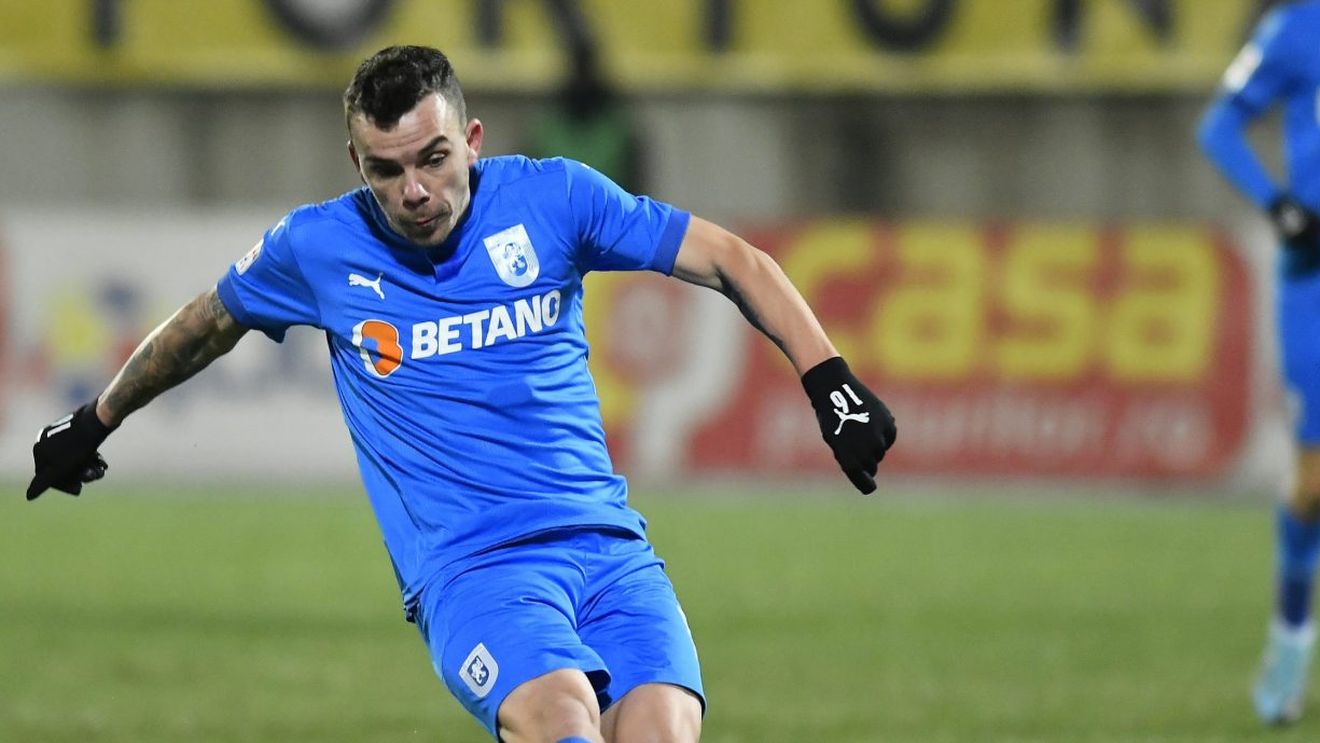 Dan Nistor, jucătorul problemă de la Universitatea Craiova! Mijlocașul a intrat în conflict și cu alți antrenori