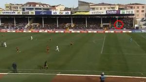 Bogdan Stancu aștepta pasa și... Goool!** VIDEO Execuție FABULOASĂ‚, de la 50 de m! Portarul a rămas stană de piatră!