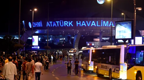 Momente terifiante trăite de un fost stelist pe Aeroportul „Ataturk” din Istanbul. Andrey: „Era sânge pe podea, iar oamenii strigau teroriștii! Un polițist mi-a pus pistolul la cap”