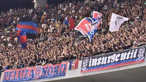 Dezastru pentru fanii FCSB din cauza companiei Blue Air: ce se întâmplă cu suporterii care trebuiau să ajungă la Londra pentru meciul cu West Ham! Aveau bilete la meci, bilete de avion și cazare, iar acum e haosul de pe pământ: „Avem mari probleme!" | EXCLUSIV