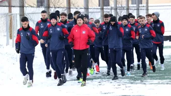 FC Bihor s-a reunit cu gândul la play-off și are o primă achiziție, dar și trei reveniri în lot! Orădenii s-au mai despărțit de un jucător și despre altul nu spun nimic