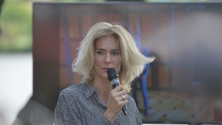 Roxana Ciuhulescu îl face praf pe Cătălin Zmărăndescu pentru cum se poartă la Survivor România 2022! Dezvăluiri incendiare despre ce nu s-a dat la TV: „Nu știu dacă s-a văzut!”