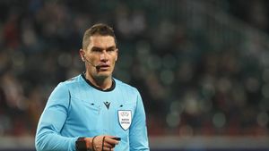 Istvan Kovacs îi va arbitra pe Diego Simeone și Pep Guardiola în Liga Campionilor! Brigadă românească de arbitri la Manchester City - Atletico Madrid
