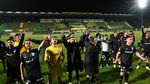 Jucătorii Universităţii Craiova n-au primit invitaţie la mici şi bere de la antrenorul Coelho, dar s-au destins la un meci de play-off
