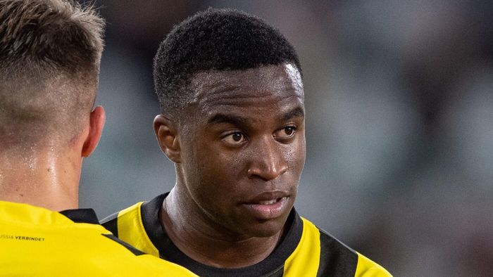 Scandal uriaș în Bundesliga: Youssoufa Moukoko, noul star al Borussiei Dortmund, și-a falsificat data nașterii. Câți ani ar avea, de fapt