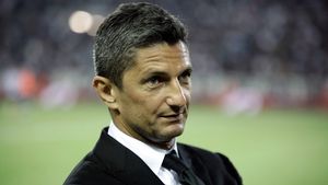 Răzvan Lucescu a intervenit în conflictul verbal dintre tatăl său și Anghel Iordănescu: „Își permite cam mult!”