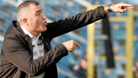 "Nu poți să schimbi o echipă în trei săptamăni"