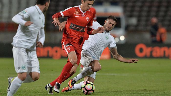 A marcat contra lui Dinamo, dar se amuză pe seama situației lui financiare: Cristescu: "Avem două luni restanțe. Dar e ca și când am fi cu banii la zi în România"