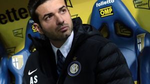Lovitură dată de Sparta Praga: Bogdan Vătăjelu va fi antrenat de un fost antrenor al lui Inter Milano. Stramaccioni, numit oficial