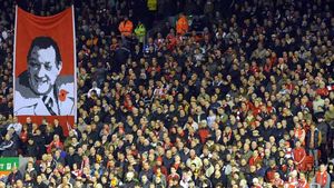 Hicks Jr. a demisionat de la Liverpool pentru că a jignit un fan!** Vezi aici cum!