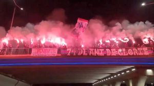 Suporterii FCSB, spectacol de proporții la aniversarea Stelei: „Istoria continuă cu noi” | VIDEO