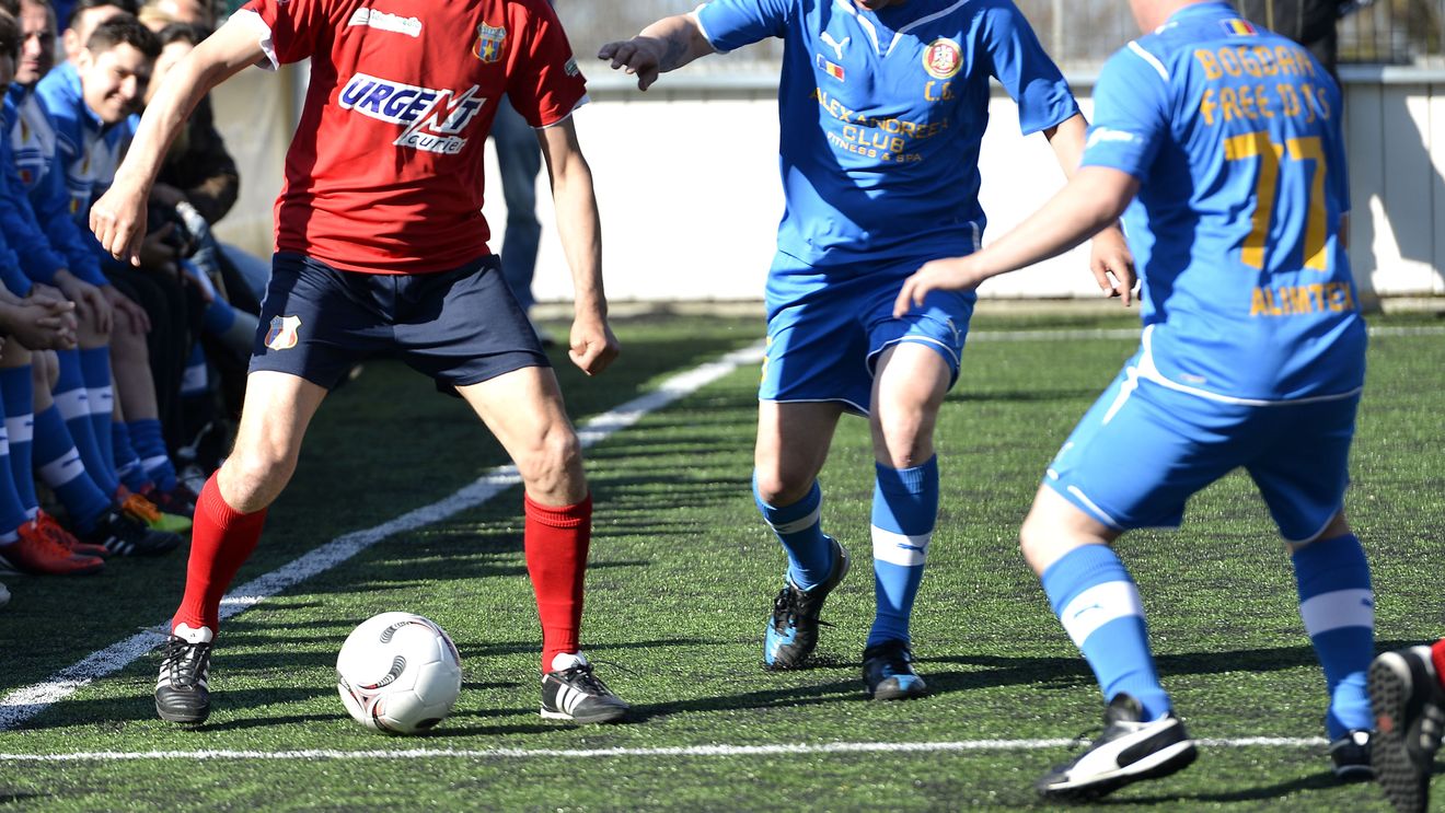 EXCLUSIV | Primul salariu nu se uită niciodată! Cadoul inedit făcut de un fost internațional din primii bani din fotbal. "Îmi amintesc și acum". Pont: nu l-a copiat pe Alibec