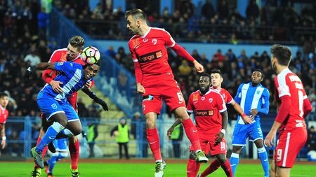 Tensiuni la Dinamo după trei înfrângeri consecutive. Fanii i-au băgat în ședință pe fotbaliști la Severin: "A început să mă înjure și m-a scuipat". Reacția galeriei 