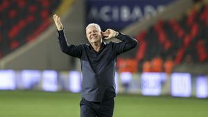 „Salariu mai mult de un milion și jumătate de euro net!”. Șumudică a anunțat lovitura verii