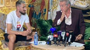 Cu asta l-a impresionat Bogdan Rusu pe Gigi Becali și a prins transferul carierei, la FCSB! Ce nu se știe despre noul vârf al roș-albaștrilor: „Ei sunt mereu aproape de el!” | EXCLUSIV