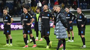 S-a terminat! Gigi Becali a hotărât că trei fotbaliști din atac pleacă după FCSB – Fenerbahce