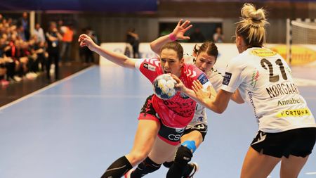 SCM Rm. Vâlcea a rezistat 40 de minute la Brest Bretagne, în primul meci din noua ediție a Ligii Campionilor. Gyor, principala favorită a competiției, a fost încurcată de o debutantă