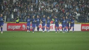 A început fotbalul pentru că nu îi plăcea "chimia"!** Este lider în Liga 1, deși joacă doar de opt ani