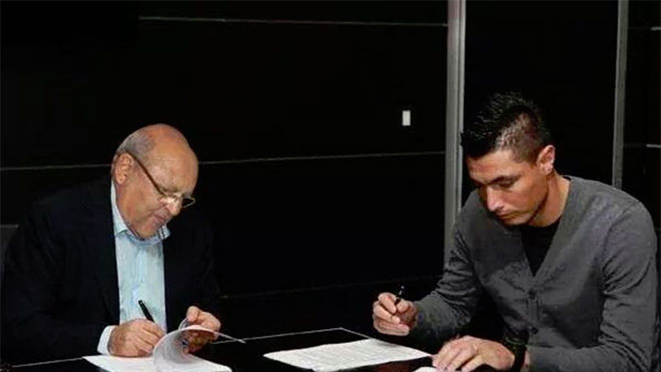 Super-transfer pentru echipa lui Bourceanu. Românul va fi coleg cu Oscar Cardozo