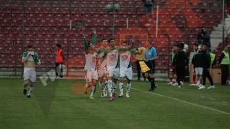 I-au umilit pe 'vișinii', le lovesc în orgoliu și pe Steaua sau Dinamo!** "Juventus și Lazio vor un jucător de la noi!"