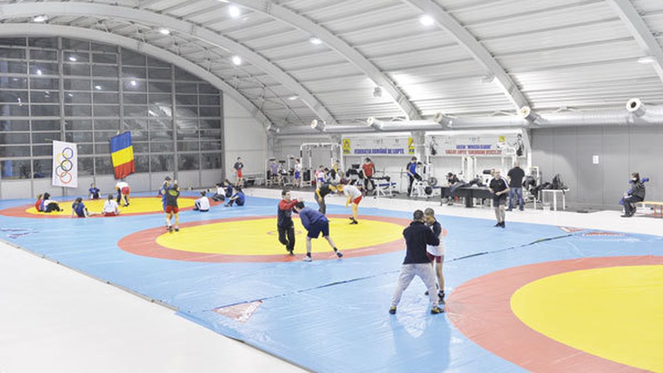 Super reportaj!** Aici sunt șlefuite visele românilor: "E fabrică de campioni!" Peste 70 de luptători pot fi lăsați însă 'pe drumuri'. Cea mai bună generație, fără speranțe?