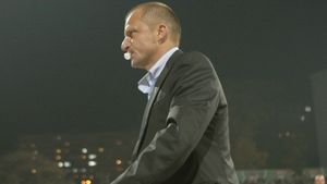 "Steaua are nevoie de un vârf, dar nu vor să îl cumpere! Fiecare și-o face cu mâna sa!"