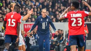 Marcelo Bielsa, foarte aproape de a antrena un internațional român! Cu ce echipă poate semna fostul tehnician de la Leeds United