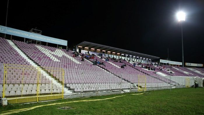 Singuri acasă! Numărul de spectatori la meciurile lui ACS Poli a scăzut de 45 de ori în turul Ligii 1!