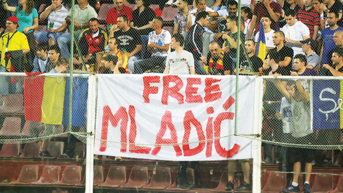 Anchetați de UEFA!** Forul a demarat o investigație din cauza unui banner expus de fani la partida cu Bosnia