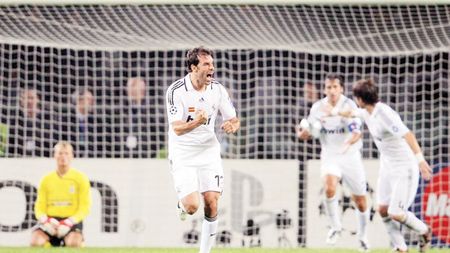 Van Nistelrooy dă bani să joace la Real!** "Vreau să-mi închei cariera la Madrid"