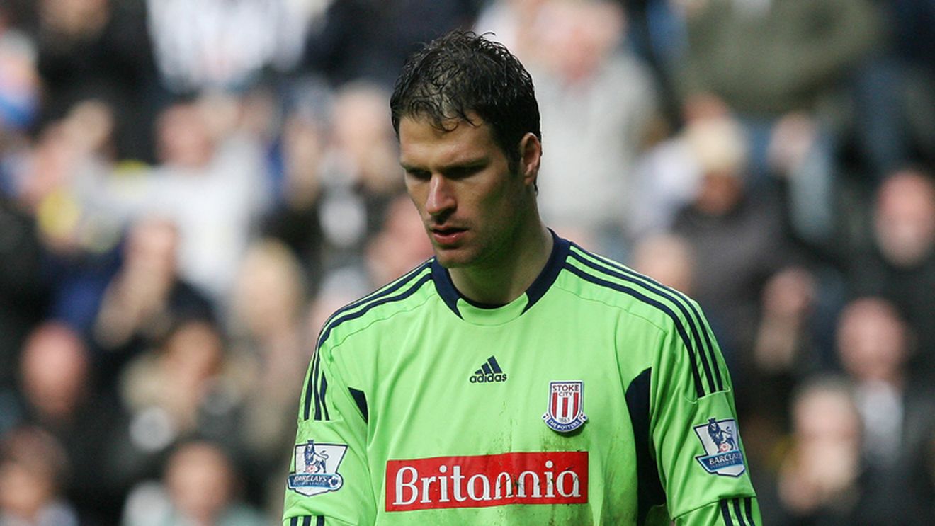 Chelsea l-a achiziționat pe portarul bosniac Asmir Begovic