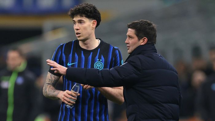 Favoritul lui Chivu, în topul celor mai valoroși fotbaliști care vor privi la televizor Campionatul Mondial. Fotbalistului i s-a recomandat să părăsească urgent țara