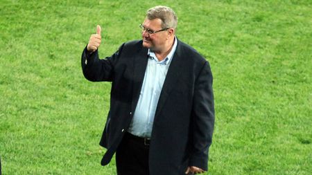 CFR merge cu emoții în optimile Cupei!** Mureșan trimite săgeți la Vaslui: "Bine că nu ne-am făcut de râs ca ei" Surpriză: pe cine remarcă