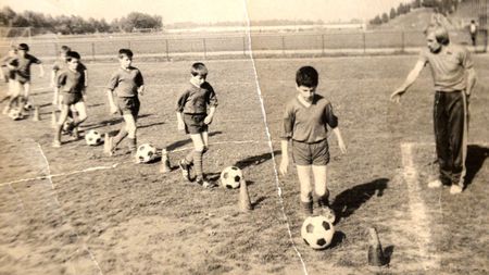 Drama lui Mihai Petre, antrenorul care i-a crescut pe Ilie Dumitrescu și Dan Petrescu: "L-am internat într-un azil. Aliuță ne-a cerut 7.000 de euro și ne-a adus înapoi doar 6.000"