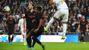 Casemiro, la prima dublă pentru Real Madrid! Zidane a bătut-o cu emoții pe Sevilla și e lider în La Liga. Trei goluri în repriza secundă