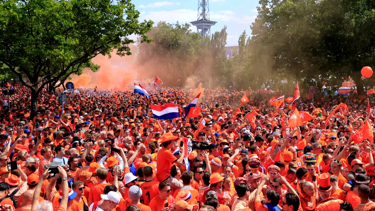 „Marea portocalie” i-a uimit pe doi dintre legendarii campioni europeni cu Olanda în 1988, chiar înaintea meciului cu România de la EURO 2024! „E incredibil ce poate face o țară mică”
