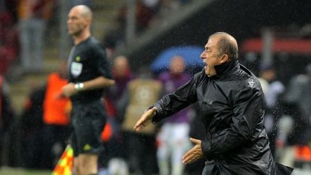 Galata avea nevoie de o victorie pentru a intra în cursa calificării!** Terim a venit cu o scuză tipic românescă pentru egalul cu CFR: "Terenul a fost de vină!"