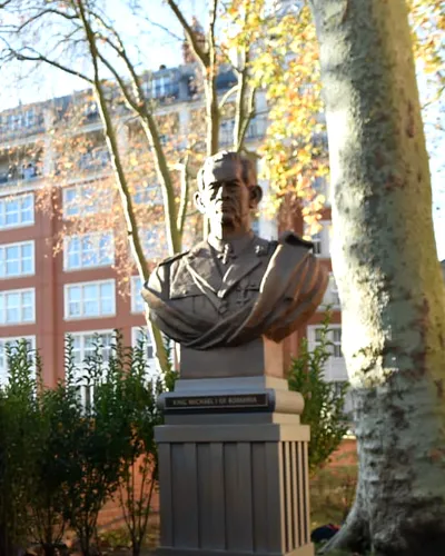 O statuie a Regelui Mihai a fost amplasată la Londra
