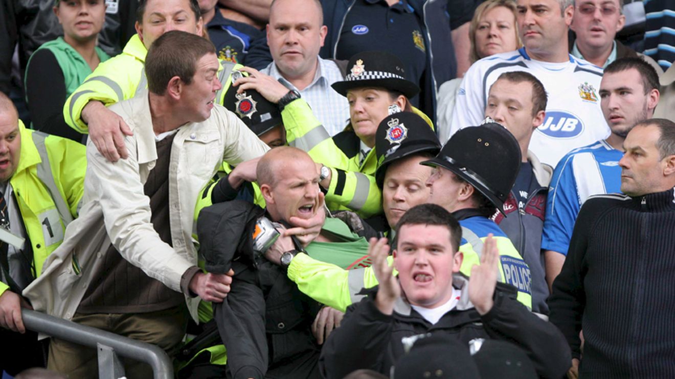 Suporterii englezi, atacați la Moscova