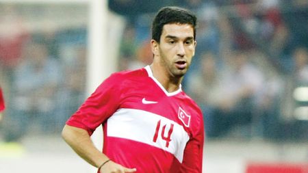 "Regele" turcilor!**  Arda Turan  este unul dintre cei mai reprezentativi jucători turci ai momentului